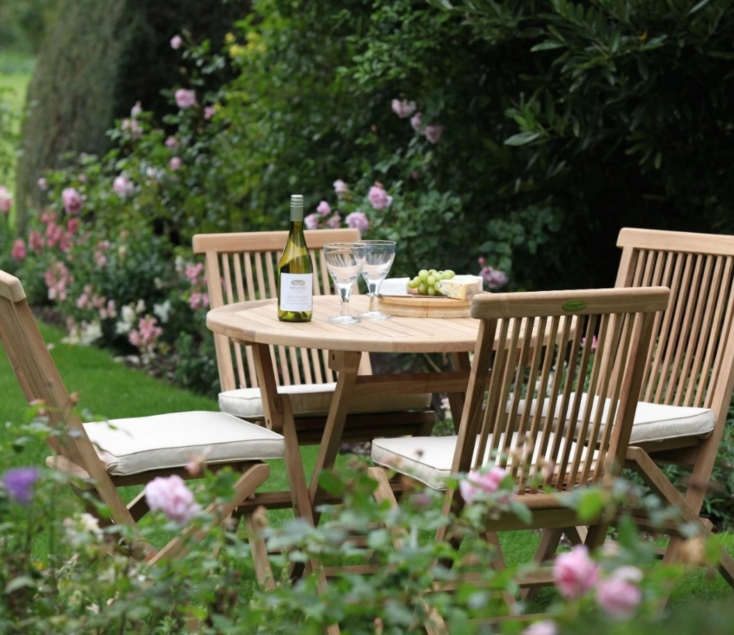 不知道怎么選戶外家具？看完這篇，讓你的庭院舒適美觀度雙提升！